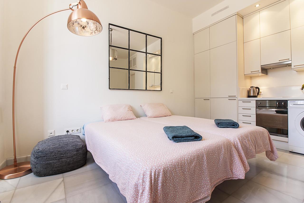 Cortina Apartments ! Malaga Exterior photo
